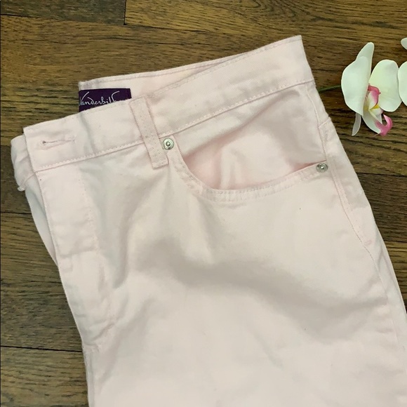 Amanda Jeans by Gloria Vanderbilt - Picture 2 of 6